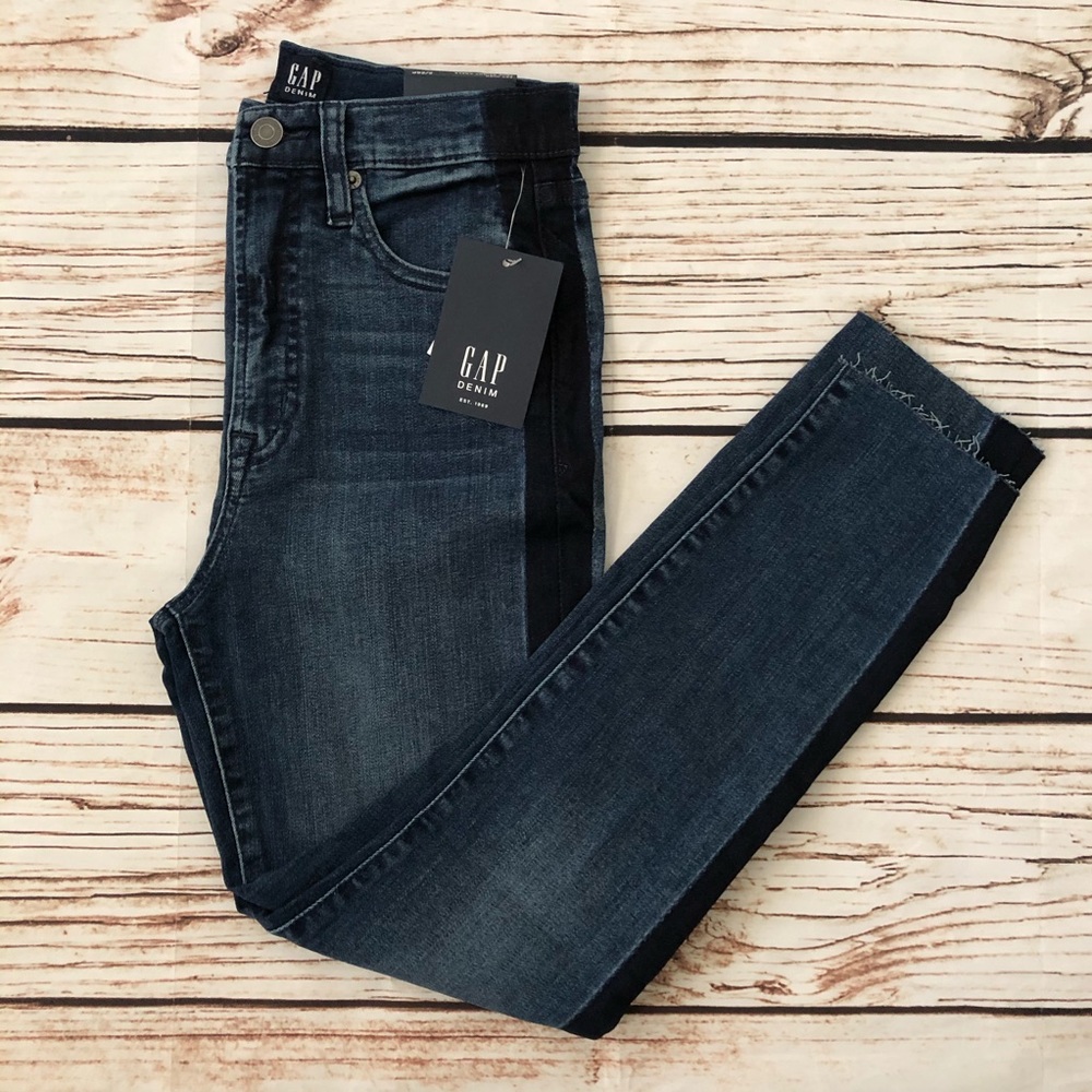 ⭐️NWT Gap Sky High Skinny Jeans⭐️